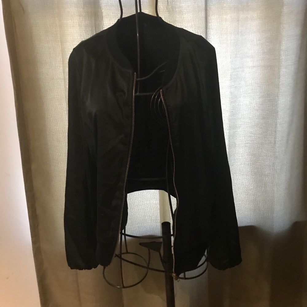 Women clothes - Picture 2 of 7